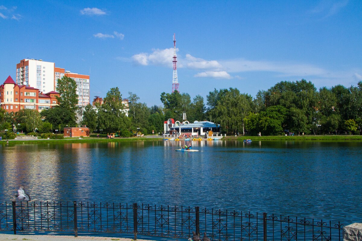 озеро травинское пушкино. парк кашкадан уфа. пруд в юбилейном королев. в центре города озеро. набережная г гусь хрустальный.