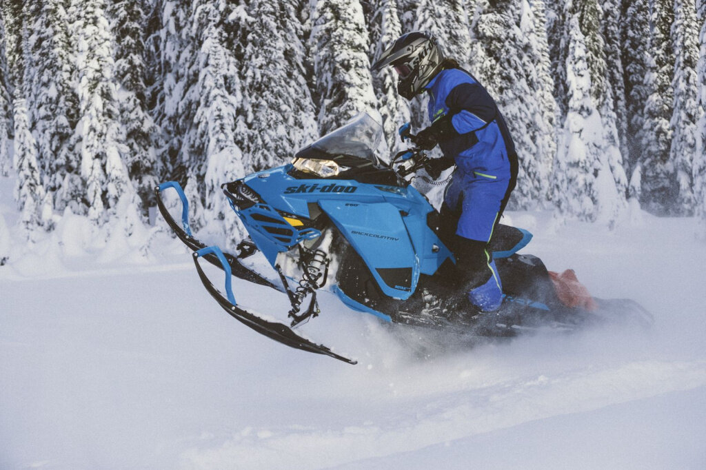Снегоход Ski-doo Backcountry 2020 на платформе Rev Gen 4