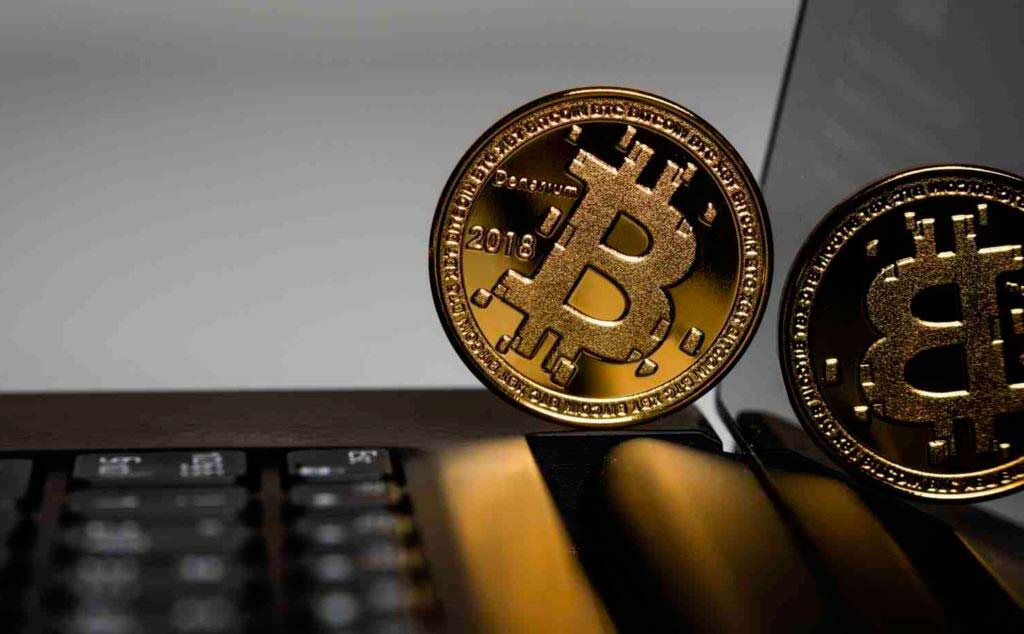 Маркус Свенпойл, генеральный директор криптовалютной биржи Luno, выразил мнение о том, что примерно до 90% всех транзакций в сети биткоина являются спекуляцией. Свою точку зрения эксперт высказал в эфире телеканала CNBC.