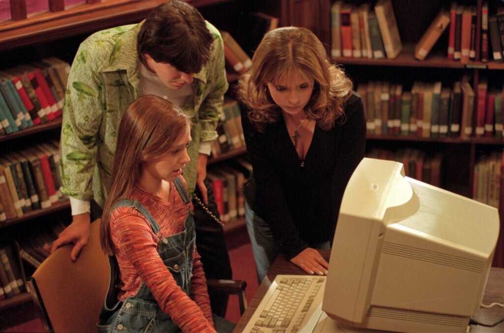 Кадр из сериала  "Баффи - истребительница вампиров"