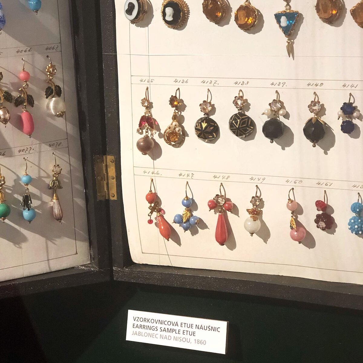 Серьги 1860-х годов