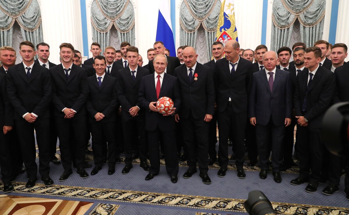 Награждения за не выигранный турнир (изображение с сайта kremlin.ru)