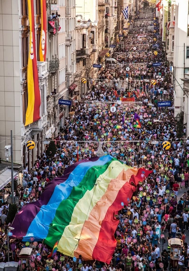 ЛГБТ парад