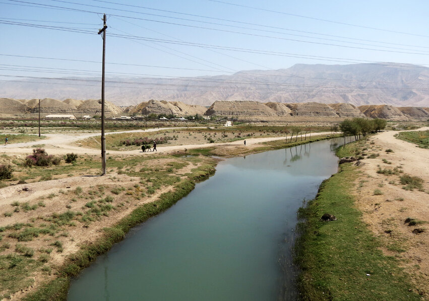 Погода вахш таджикистан на 10 дней. Река Вахш Курган Тюбе. Таджикистан яванский район. Куляб река. Железная дорога Таджикистана.