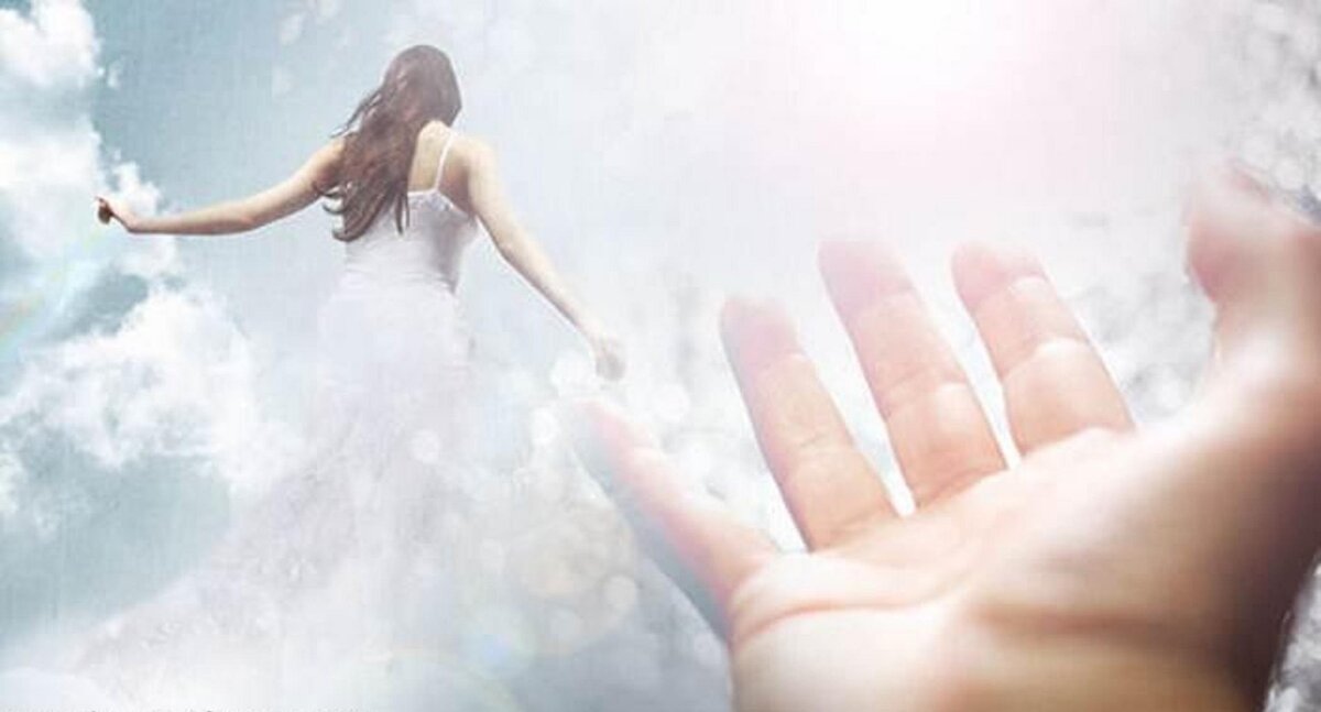 Большинство пациентов запомнили ощущение покоя и яркого света. Около двух третей пациентов сообщили, что встречались с «духами» или другими людьми. Источник изображения:  baomoi.com