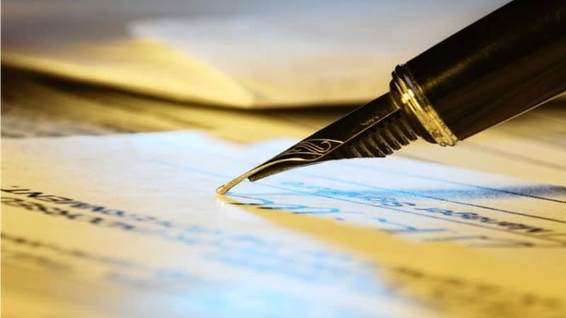 Публичная оферта это предложение, сделанное не конкретному покупателю, а множеству людей