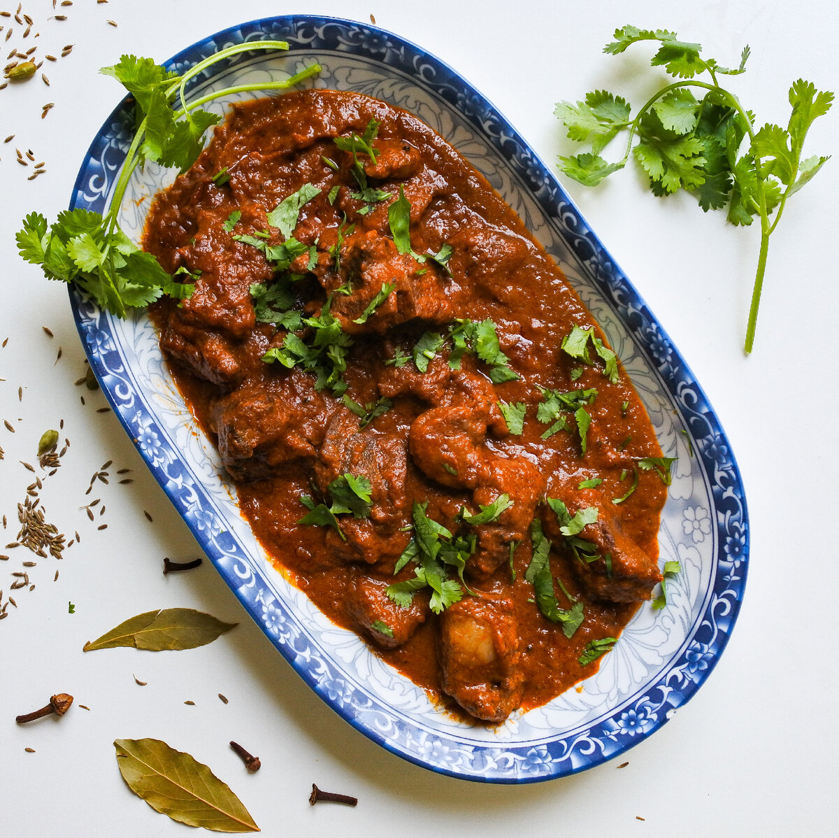 Индийское блюдо Роган Джош