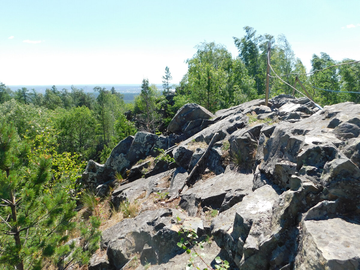 Вид на Урал с Азов-горы под Полевским. Фото автора.