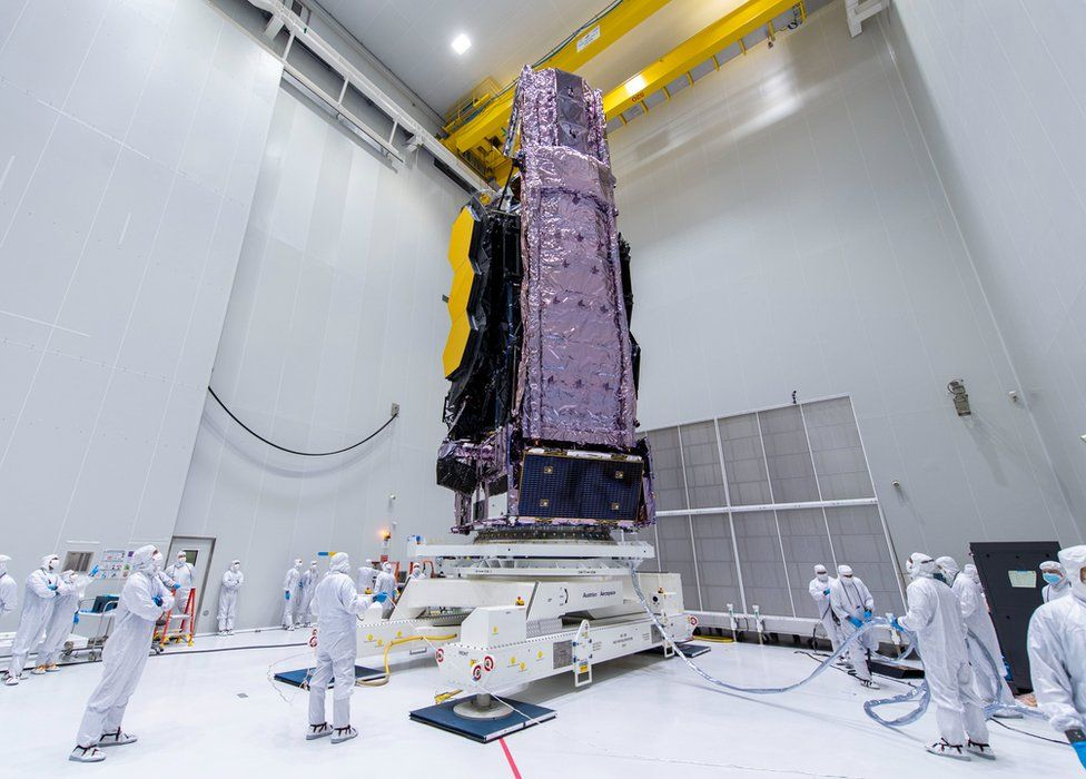 JWST готовится к погрузке на ракету-носитель во Французской Гвиане. Credit: ESA/CNES/ARIANESPACE/P.PIRON