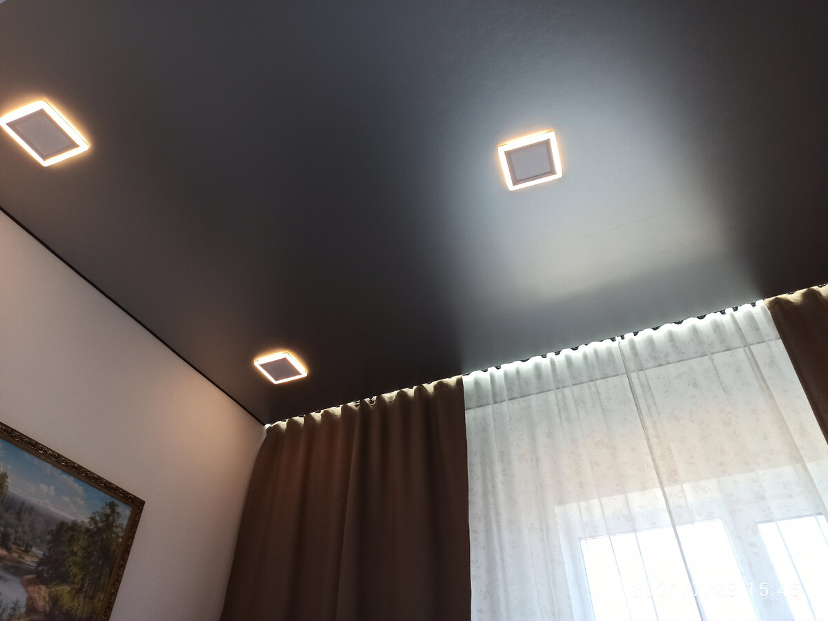 Натяжные потолки встроенная гардина ПК-5 с диодной подсветкой шторы 