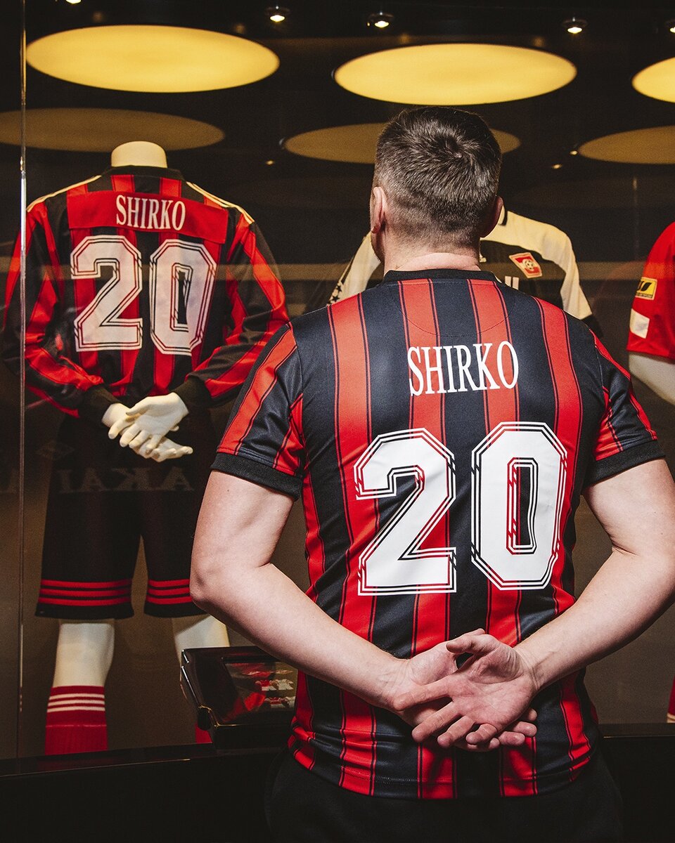 Александр Ширко в легендарной черно-красной