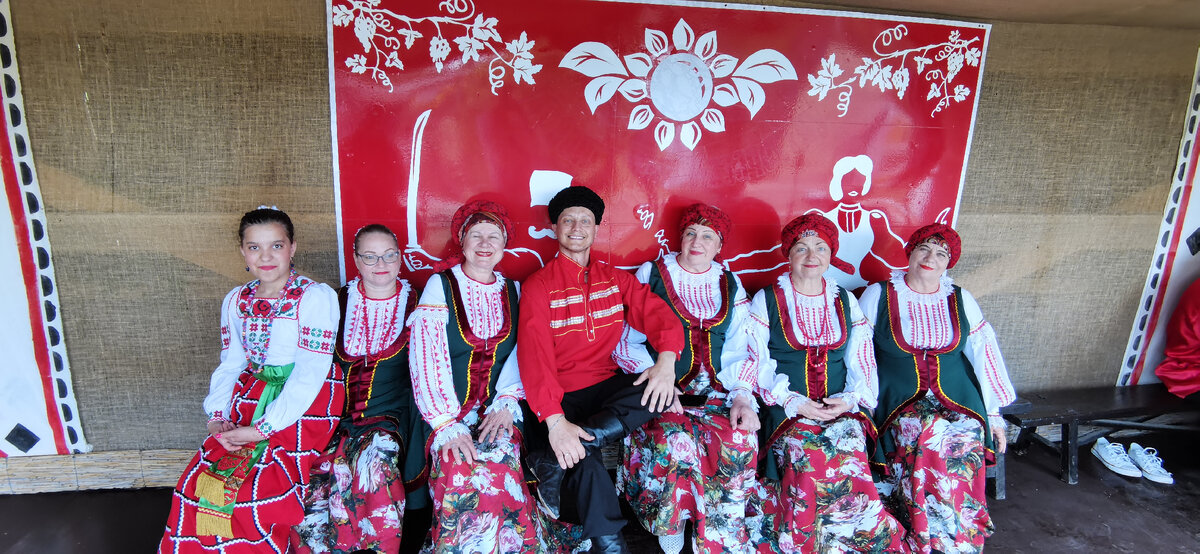 Здесь можно познакомится с бытом и укладом жизни кубанских казаков, реальных людей, проживавших на этой территории столетия назад, а не литературных персонажей.
