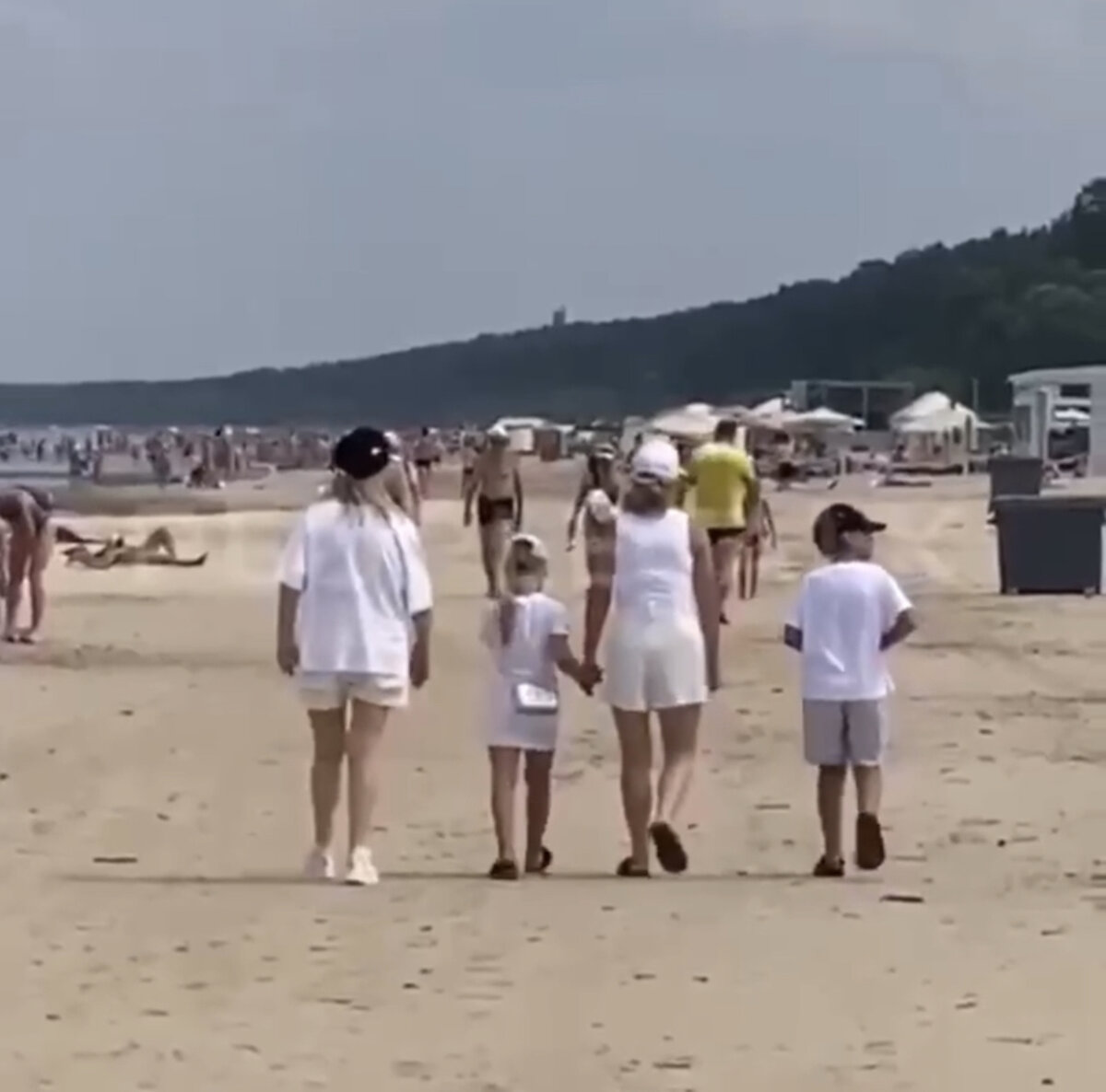 Семейный натуристский пляж