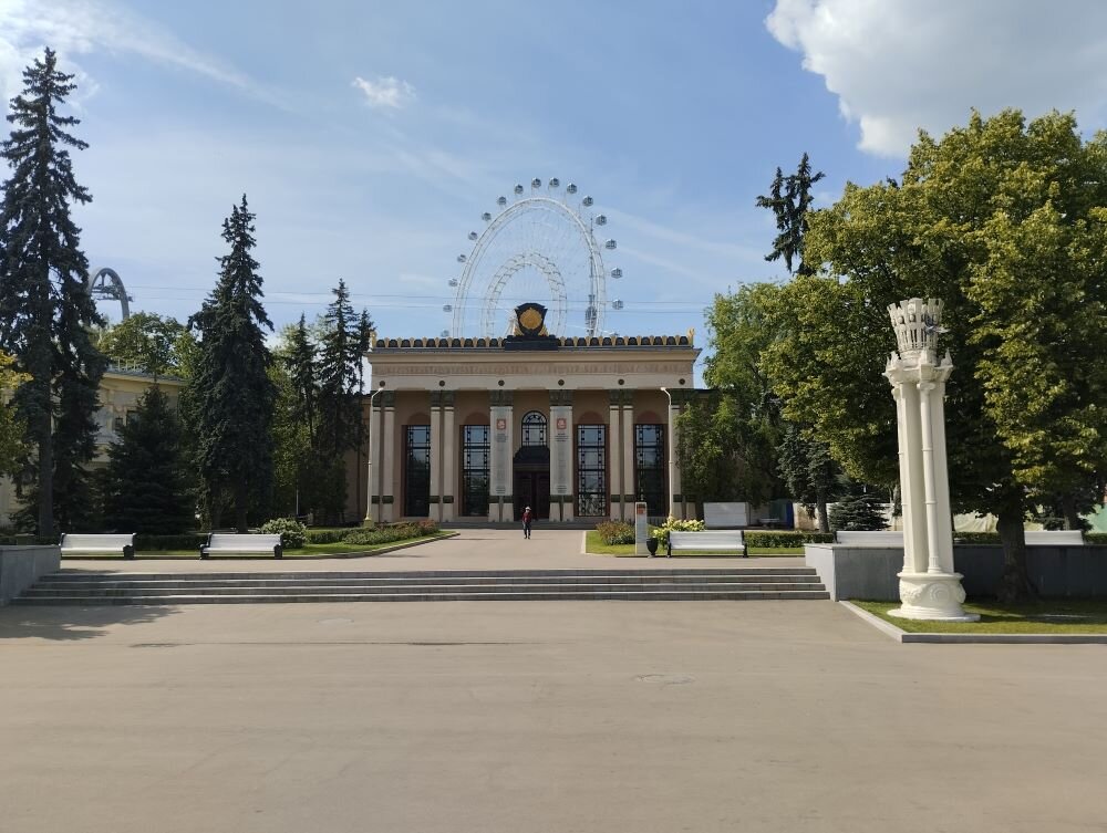 Вднх кузбасс. Колесо обозрения ВДНХ. Шагуров ВДНХ. Солнечный день на ВДНХ. Краснодарское ВДНХ.