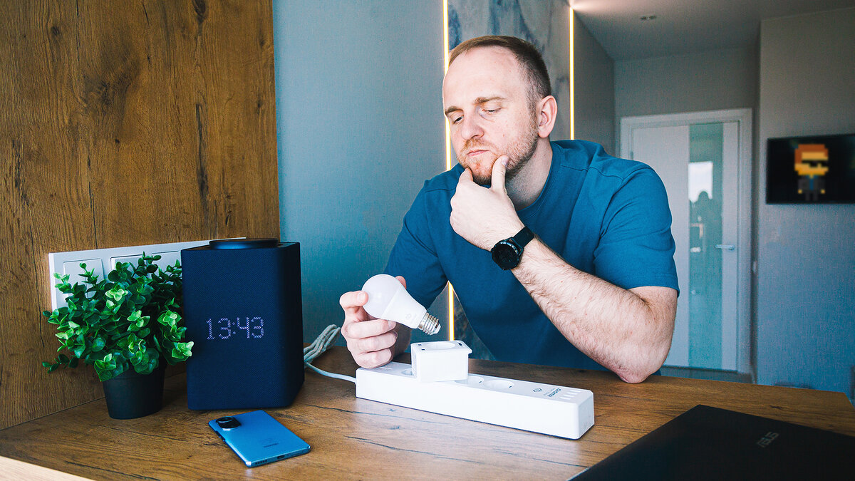 Что умеет умная лампочка и стоит ли ее покупать