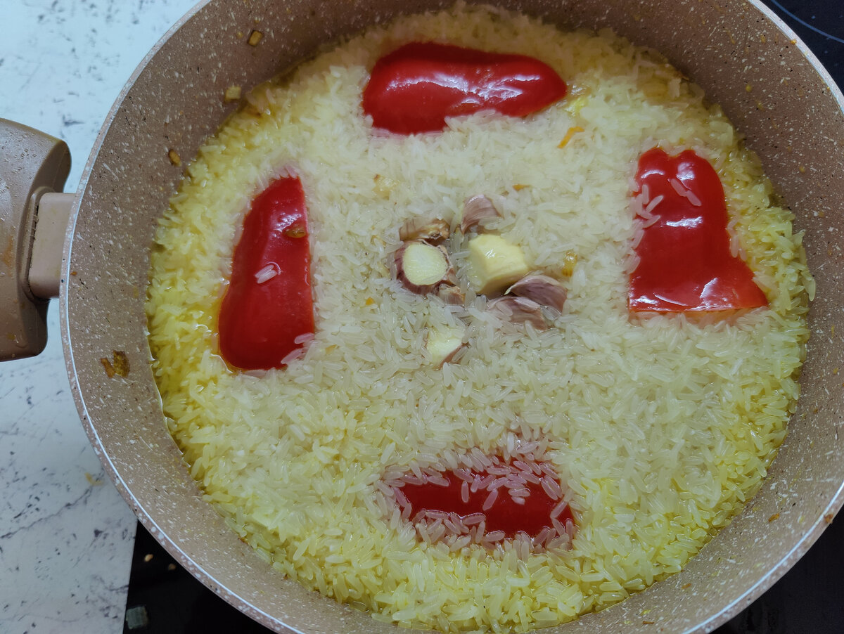 Плов с сердечками куриными в казанке