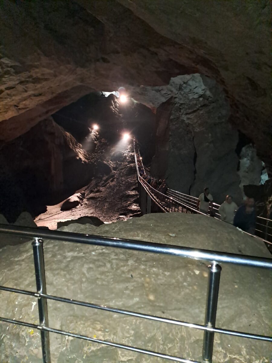 Новоафонская пещера. Переходы между залами.