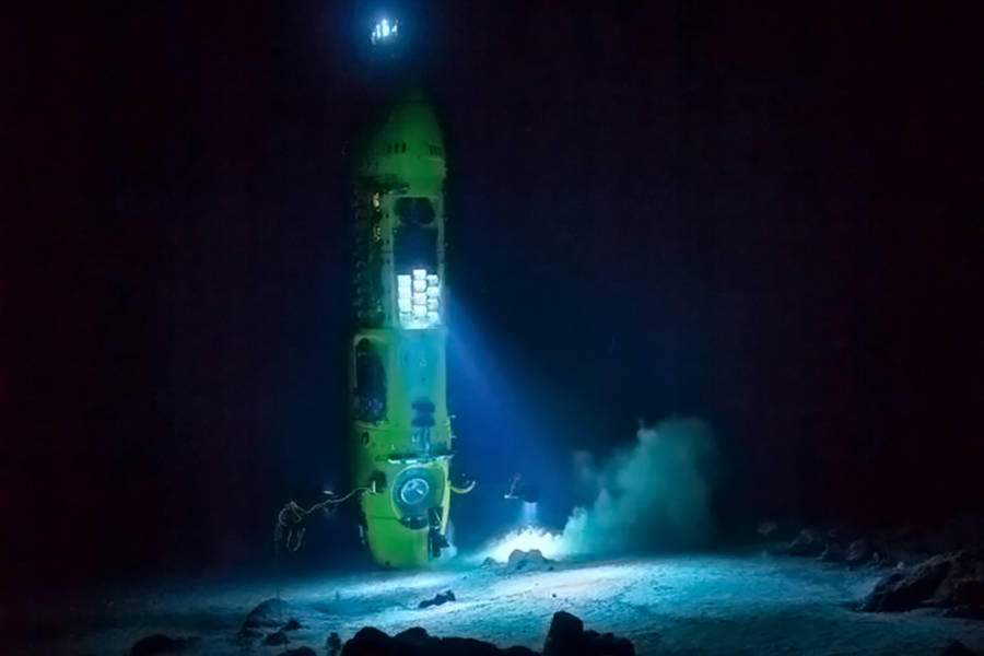 "Deepsea Challenger" Джеймса Кэмерона на дне Бездны Челленджера, 2012 год.
