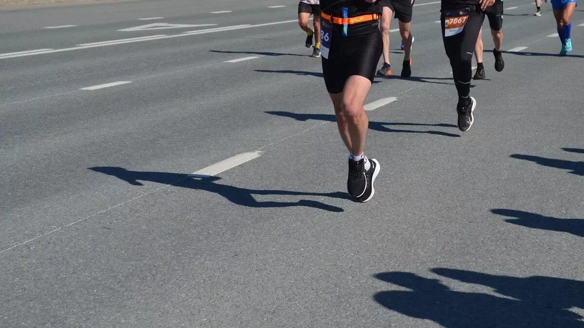     В Казани снова ограничат движение из-за национального полумарафона. Об этом сообщили организаторы Timerman.