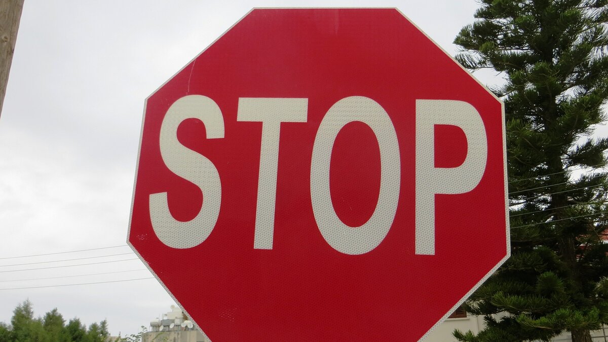     В Ростове-на-Дону будут перекрывать дорогу на проспекте Королева, которая скрылась под водой, сообщили водители в соцсетях.