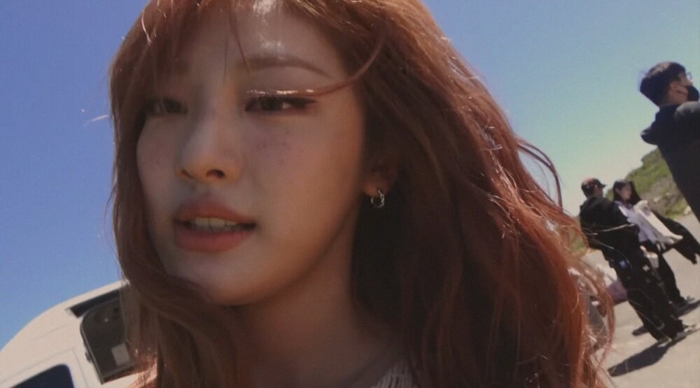     Кадр из клипа «Til We Meet Again»