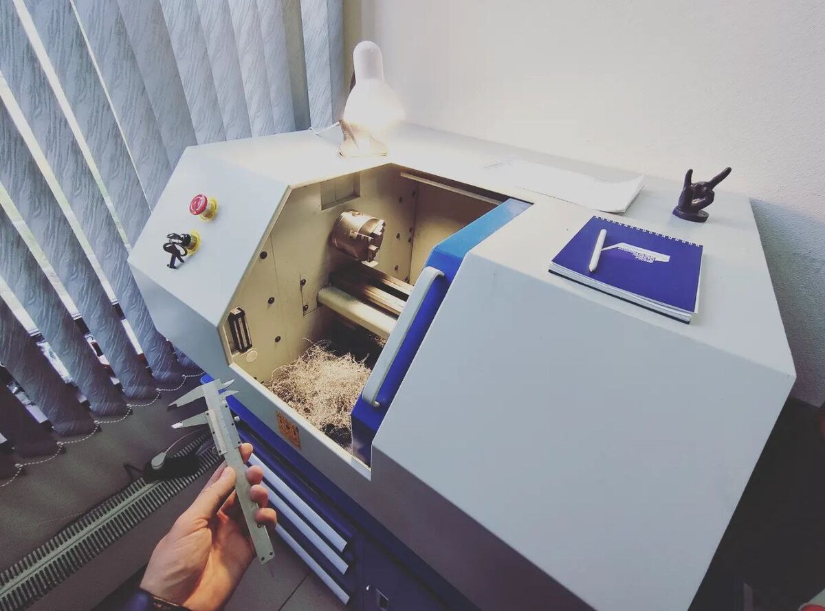 Токарный станок с ЧПУ для изготовления малогабаритных деталей из цветных металлов