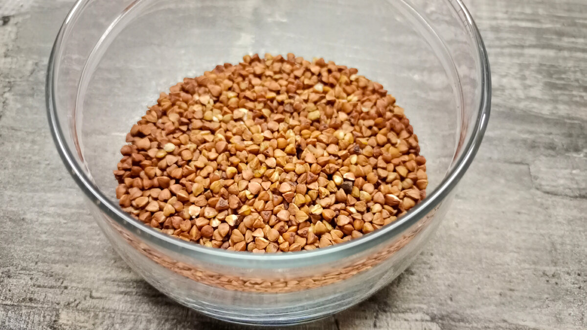 Гречка содержит много клетчатки 