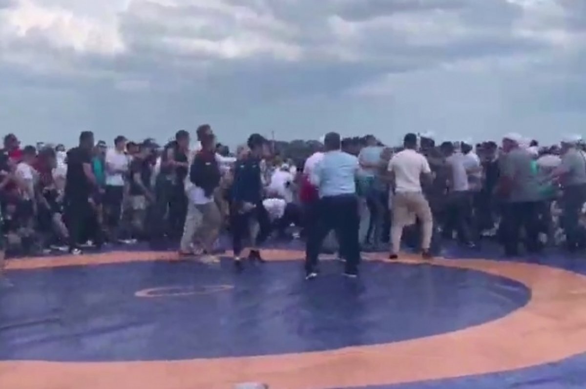    В Башкирии на сабантуе в выходные произошла массовая драка