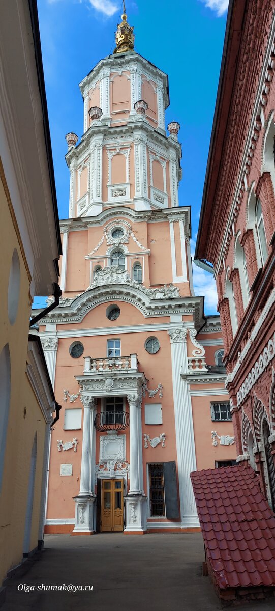 Коронованная дама