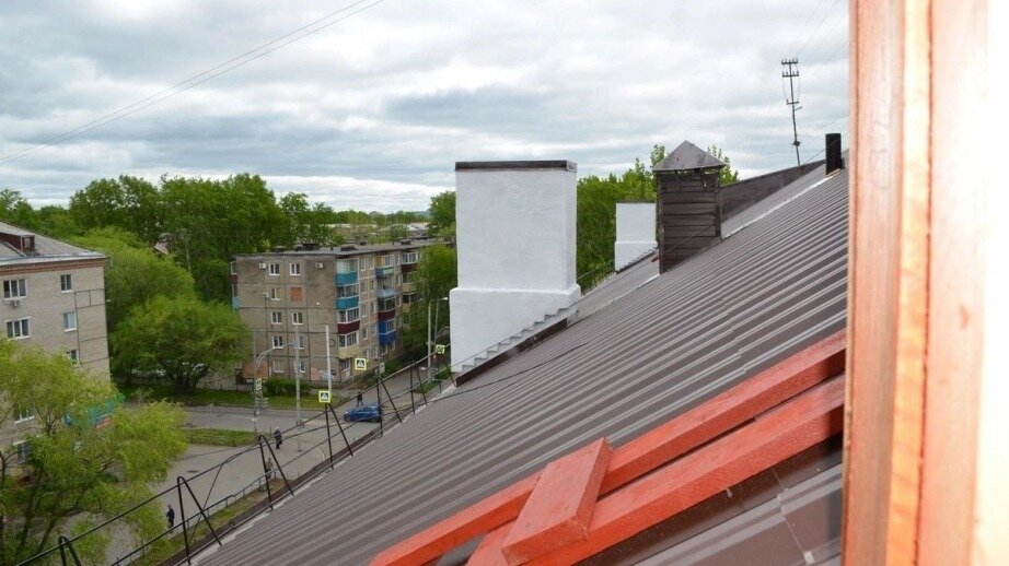     В городе Юности представители министерства ЖКХ Хабаровского края, администрации города юности, работники Фонда капитального ремонта жилья в регионе проинспектировали ход капитального ремонта крыш многоквартирных домов.