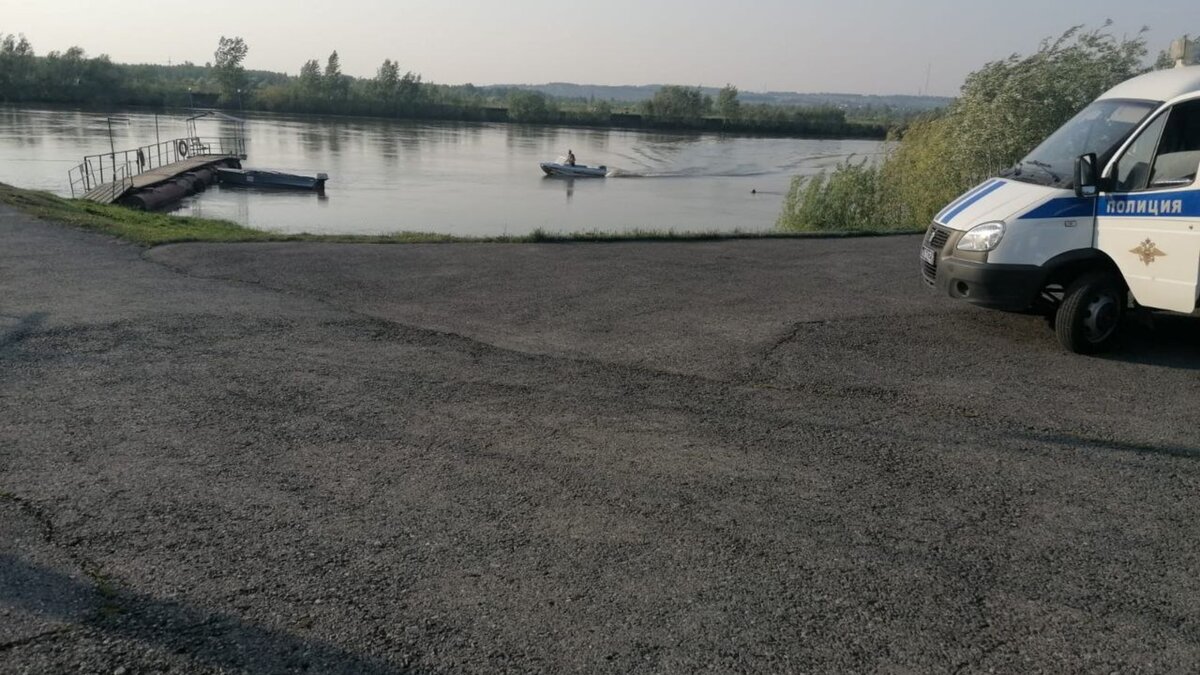     В Ачинске двое подростков едва не утонули в реке Чулым. Все произошло вечером 5 июня.