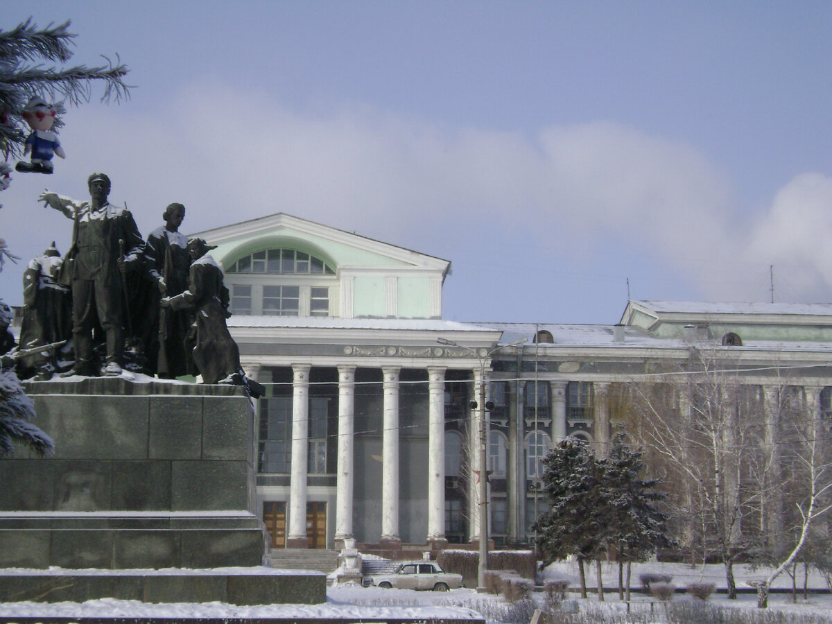 ДК Ленина. Фото 2008 года