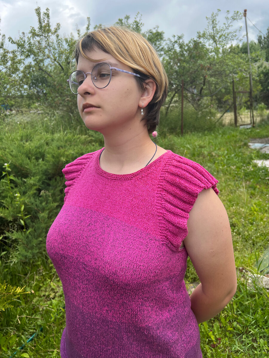 Выбрала пряжу с градиентом и люрексом