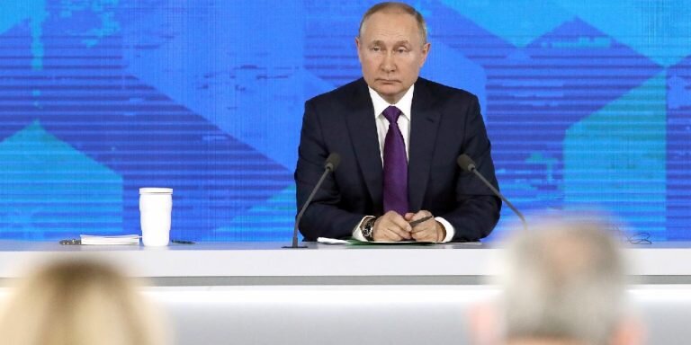 Фото: с сайта Кремля (http://static.kremlin.ru/media/events/photos/big2x/ZJzPskgAASF8QvNAqY03fznBVIflER90.jpg)