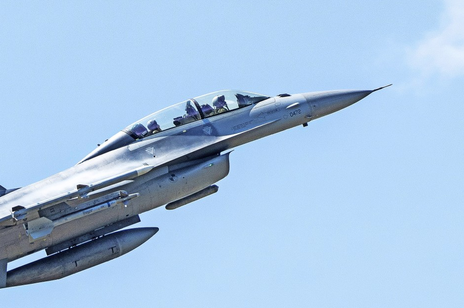 Сцены как из фильма «Top Gun»: американский истребитель в Шпангдалеме в понедельник © LANDO HASS