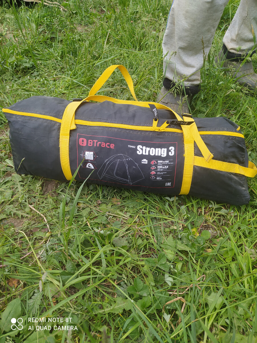 Любая палатка в собранном виде занимает мало места, наша вот такая. 