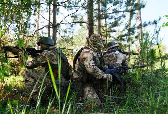    Военнослужащие ВС РФ в зоне проведения СВО