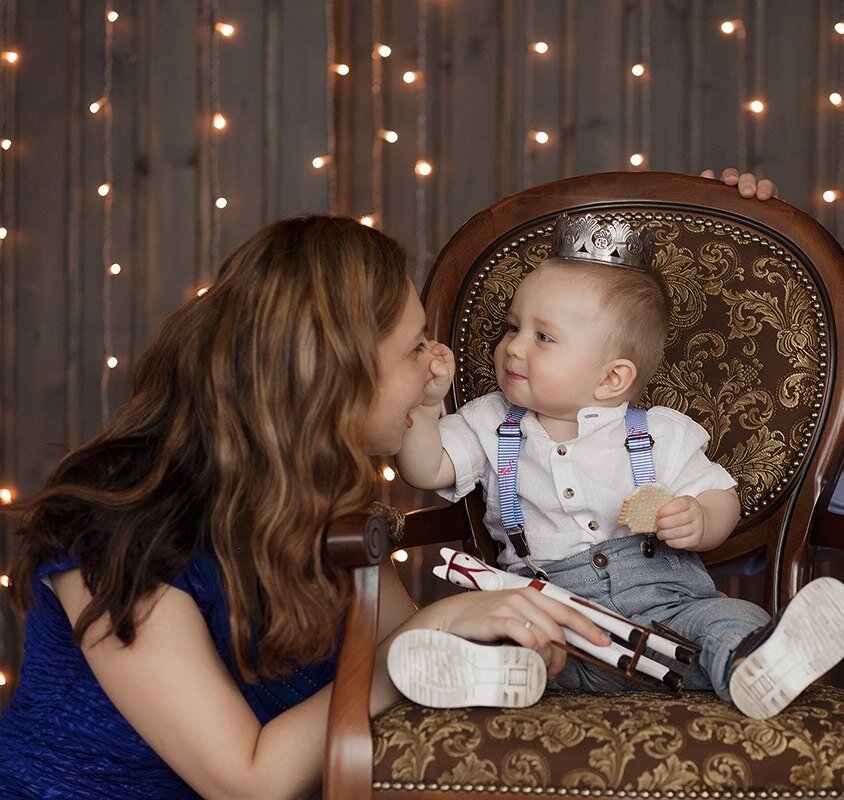 Здесь нам год, праздновали с размахом, мне необходим был праздник после всех этих событий 