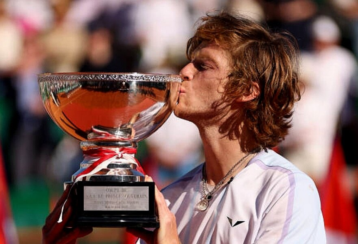 Первый трофей Рублева на турнирах Мастерс-1000!