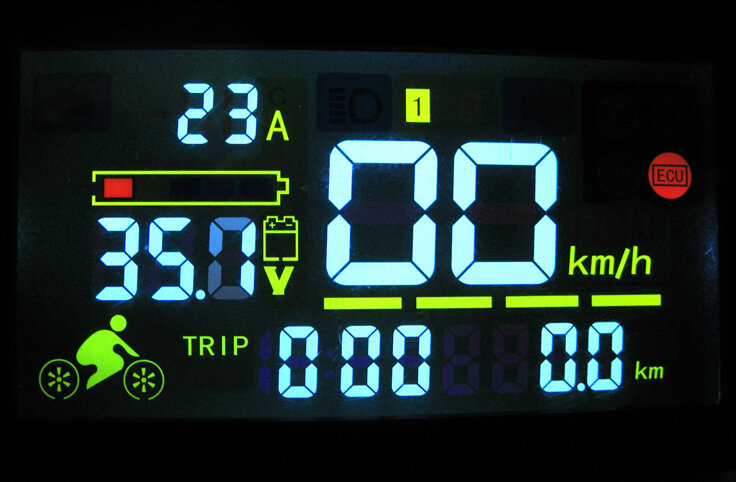 На Kugoo S3 есть дополнительные индикаторы ошибок