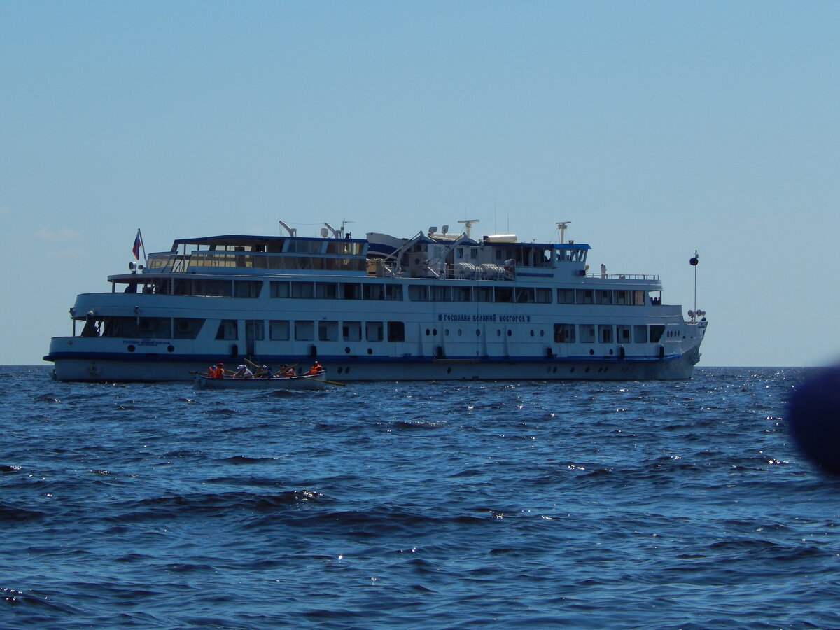 Теплоход "Господин Великий Новгород", на борту которого пройдёт Слёт. Фото Е. Смирнова 