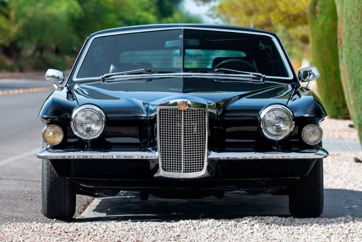 Stutz Blackhawk Coupe