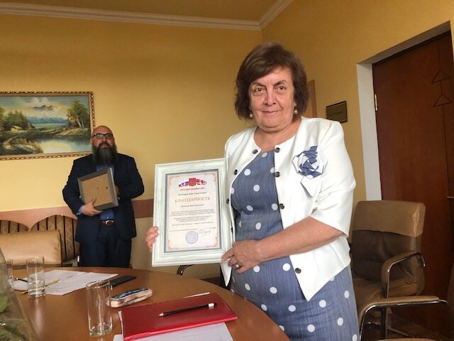 Участники годовых курсов русского языка в Степанакерте получили сертификаты. Фоторепортаж