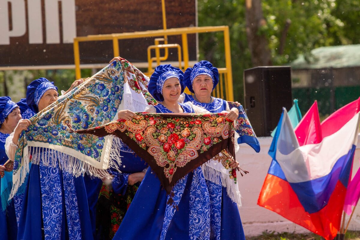 Танцевальная группа "Сударушки" на день села Гагарино