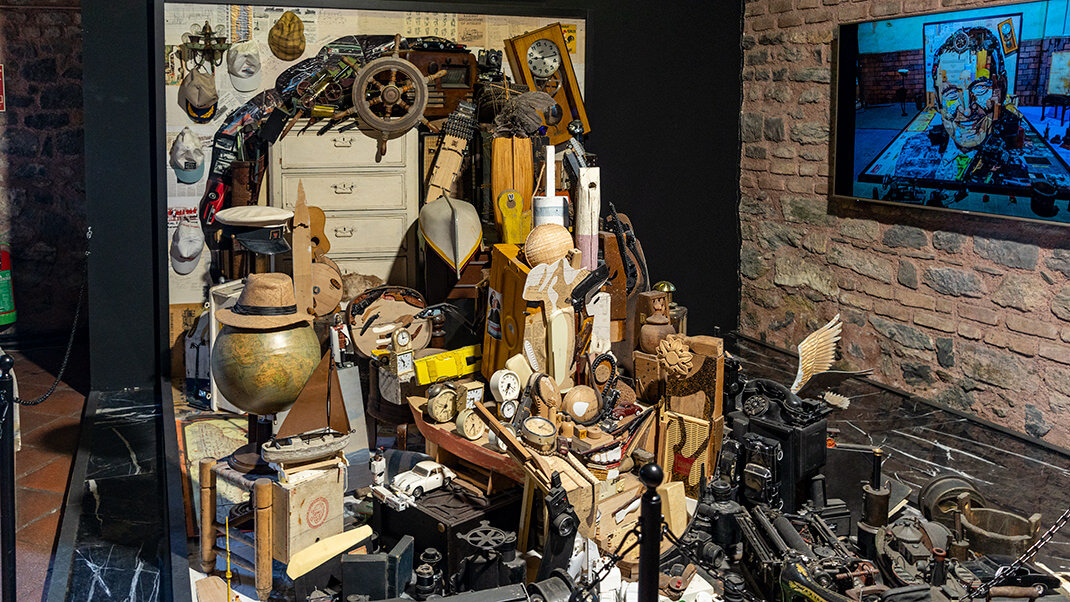 Инсталляция на входе