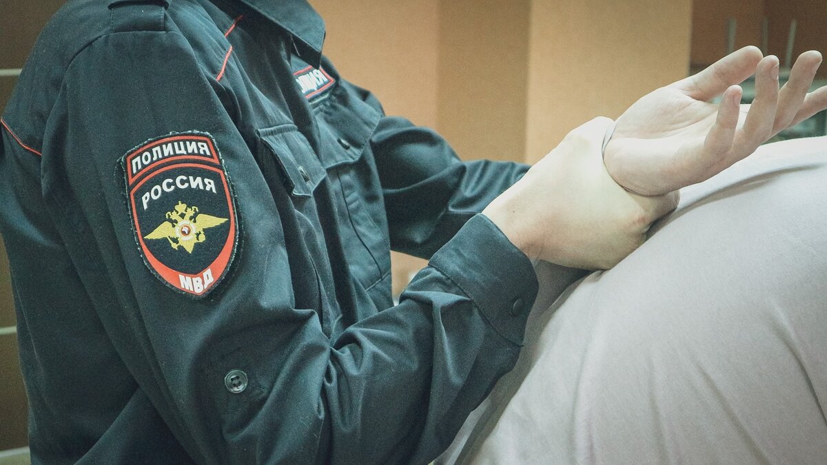     Накануне был задержан третий из банды подростков, которые с ножом и перцовым баллончиком совершили разбойное нападение на двоих мужчин в Кировском районе Волгограда, сообщает издание «НовостиВолгограда.ру» со ссылкой на следственное ведомство.