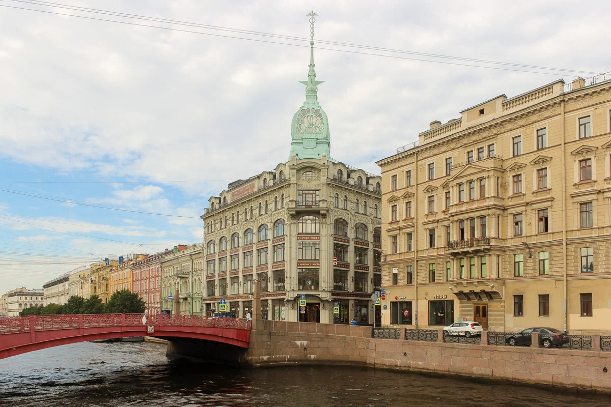 Скромный и неприметный дом в московском переулке, где жил Евгений Самойлов.  И как выглядит могила актера спустя 17 лет | Горожанин | Дзен