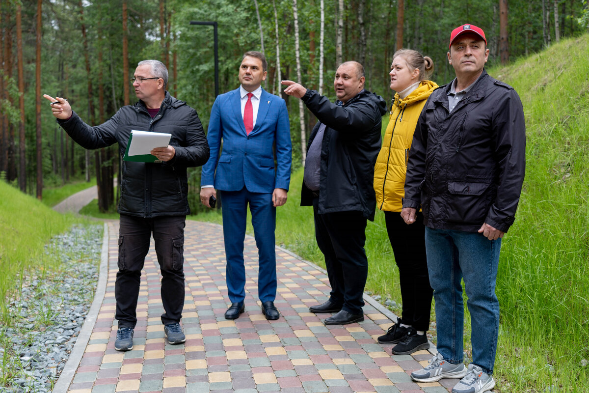 Новости нягани на сегодня. Благоустройство. Нягань Центральная улица. Состав команды по благоустройству территории. Новости Нягани.