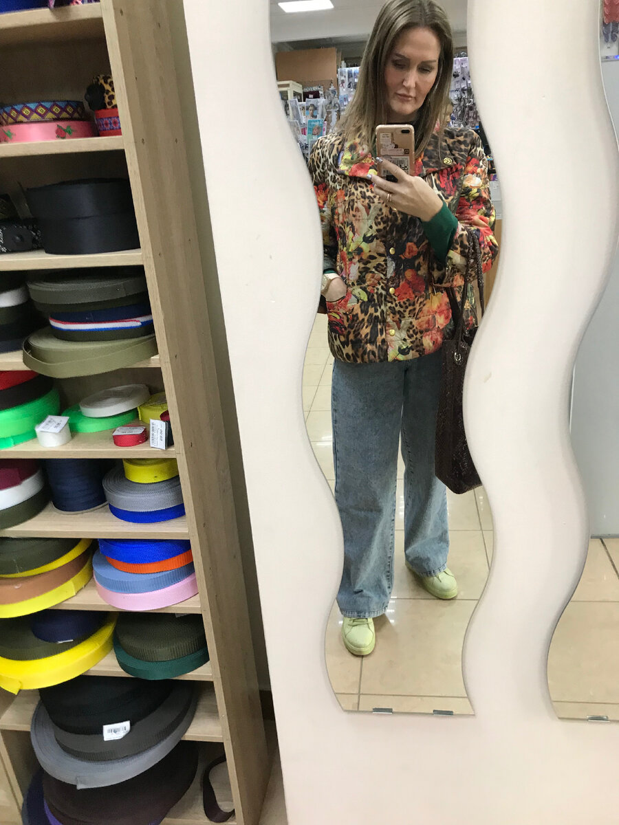 Это я уже в магазине выбираю фурнитуру 