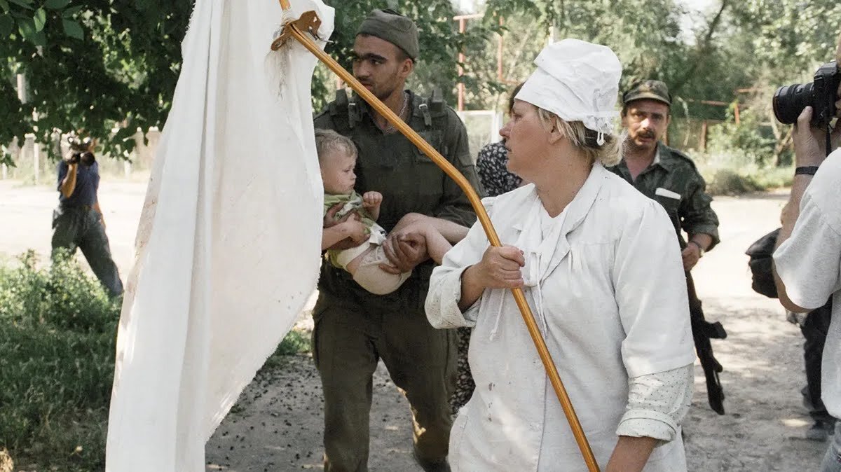 Буденновск, 1995 год. Фото: Александр Земляниченко / РИА Новости